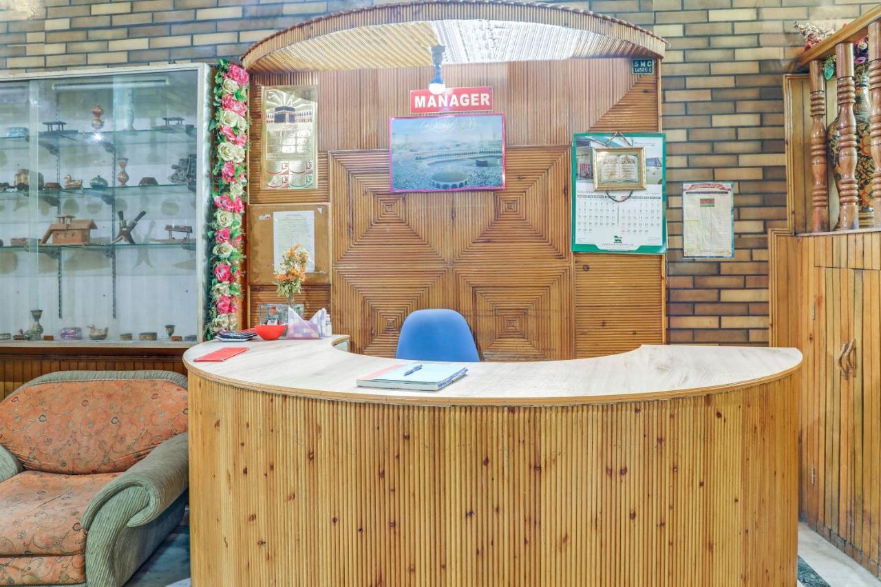 Oyo 72225 Hotel Dilshan Srīnagar Esterno foto