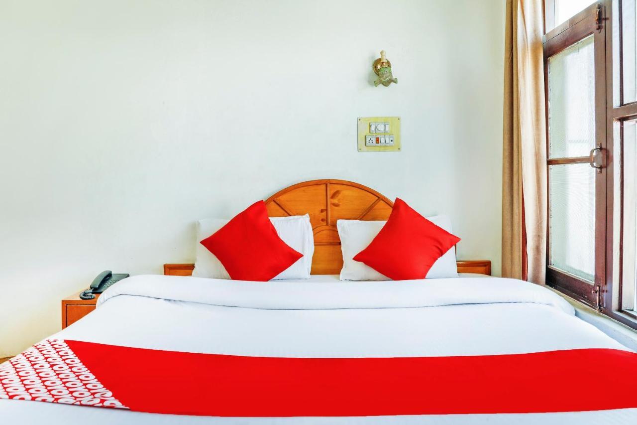 Oyo 72225 Hotel Dilshan Srīnagar Esterno foto