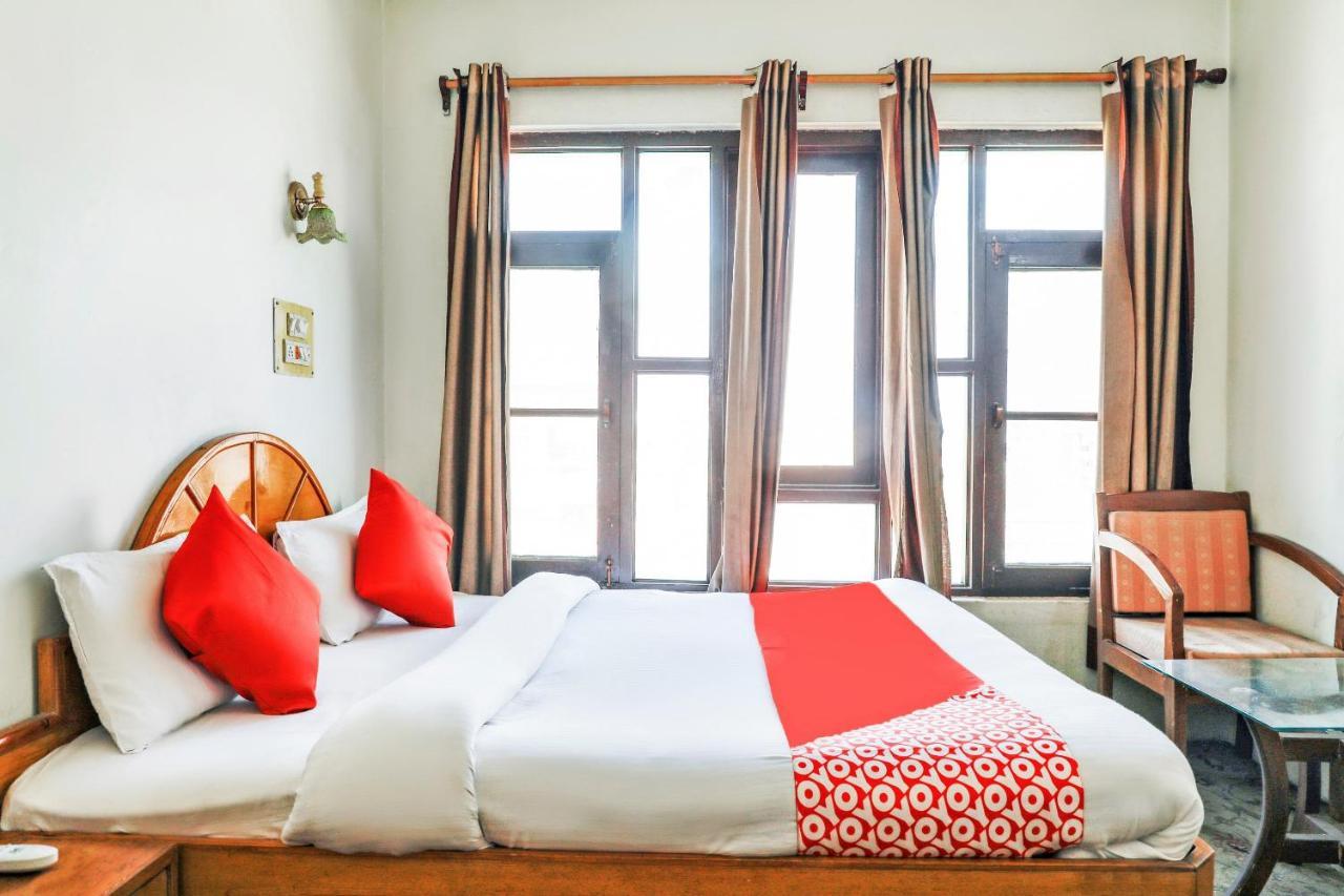 Oyo 72225 Hotel Dilshan Srīnagar Esterno foto