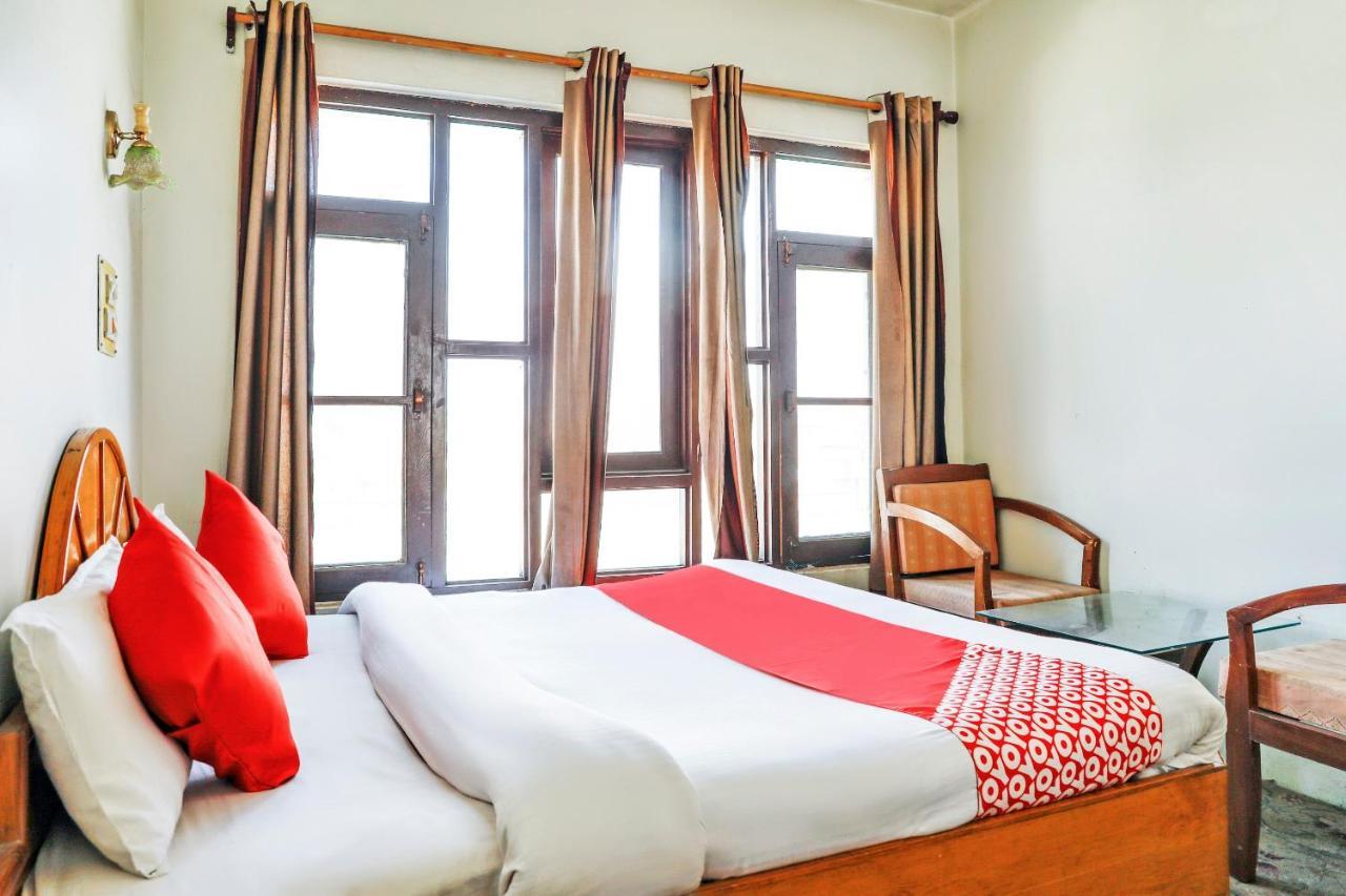 Oyo 72225 Hotel Dilshan Srīnagar Esterno foto